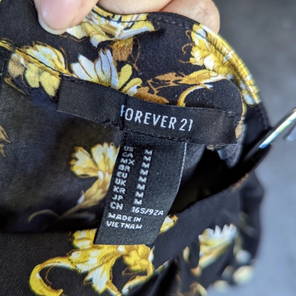 Forever 21 Black & Yellow Long Sleeve Floral Dress - Picture 6 of 6